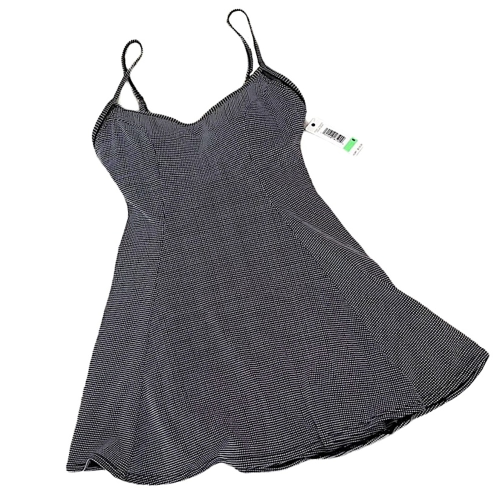 Anne Cole Sexy Slimming B&W Skirted One-piece Suit